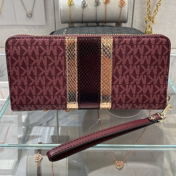 Michael Kors Jet Set Travel Large Signature Logo and Metallic Continental Wallet - Picture 6 of 16